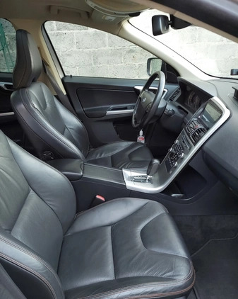 Volvo XC 60 cena 41000 przebieg: 257000, rok produkcji 2010 z Drezdenko małe 46